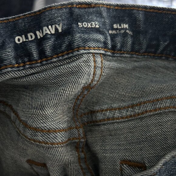 Old Navy Slim Fit Distressed Knee Jeans 31x 32 - Picture 3 of 3